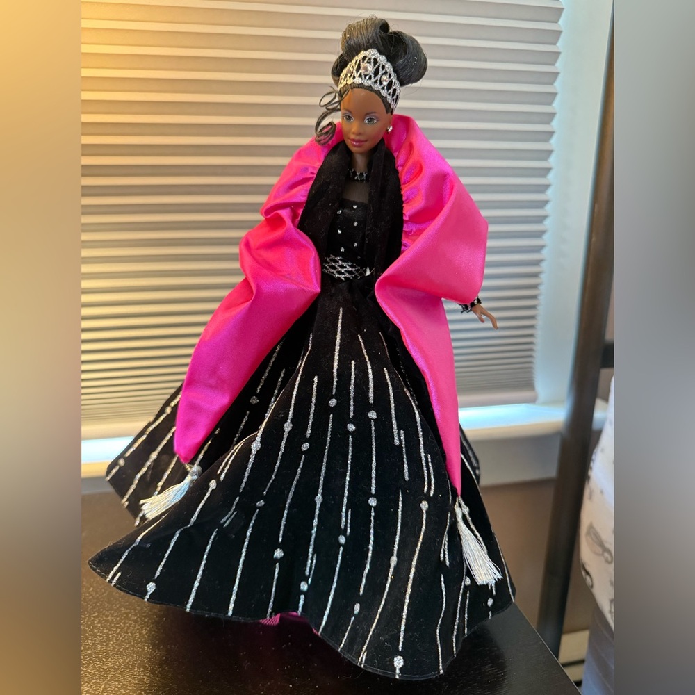 Barbie Happy Holidays Doll Special Edition (1998 Mattel)
